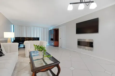 2400 Presidential Way West Palm Beach FL 33401