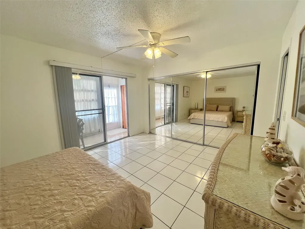 266 Oakridge P Deerfield Beach FL 33442