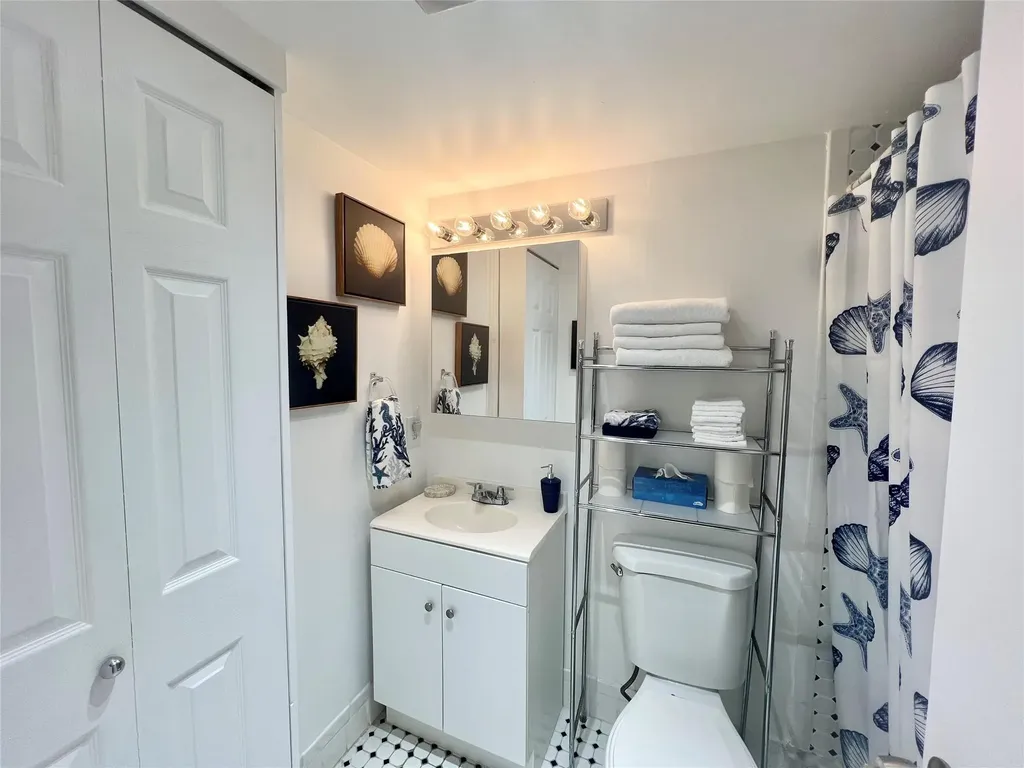 266 Oakridge P Deerfield Beach FL 33442
