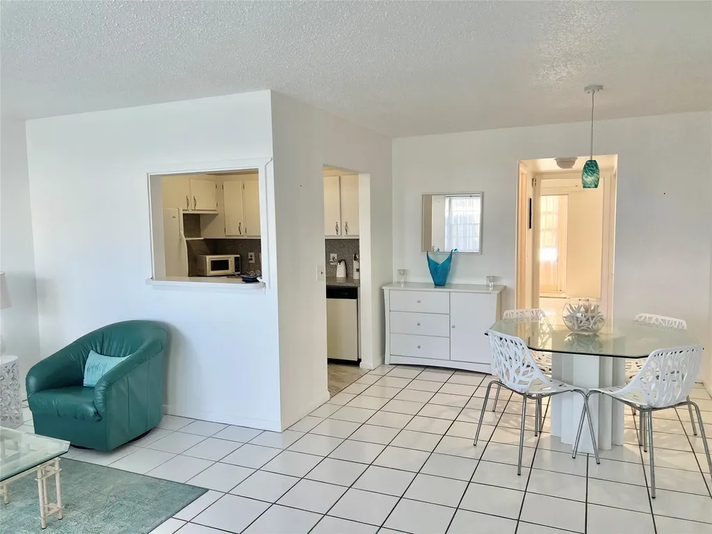 266 Oakridge P Deerfield Beach FL 33442