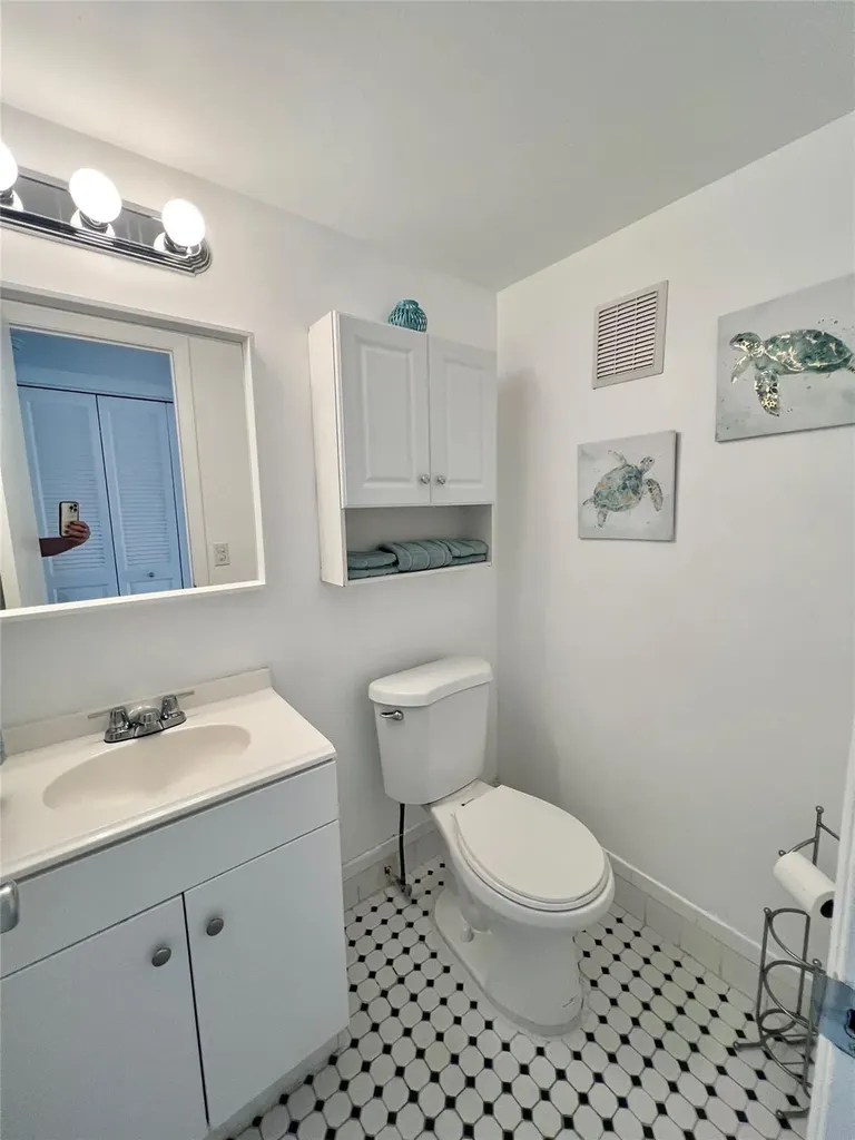 266 Oakridge P Deerfield Beach FL 33442