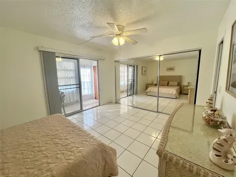 266 Oakridge P Deerfield Beach FL 33442