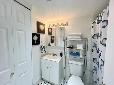 266 Oakridge P Deerfield Beach FL 33442