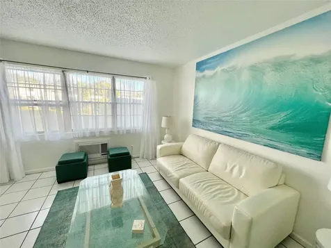 266 Oakridge P Deerfield Beach FL 33442