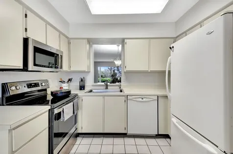 7185 Huntington Lane Delray Beach FL 33446