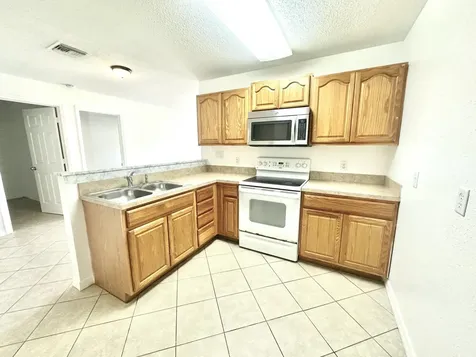 5106 Sanibel Avenue Fort Pierce FL 34951