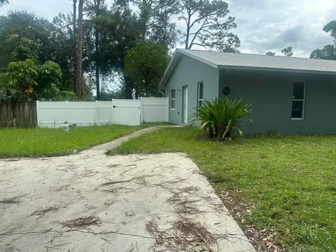 5106 Sanibel Avenue Fort Pierce FL 34951