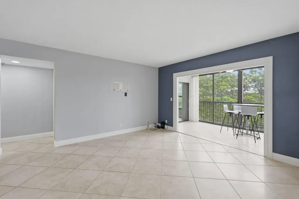 2206 S Cypress Bend Drive Pompano Beach FL 33069