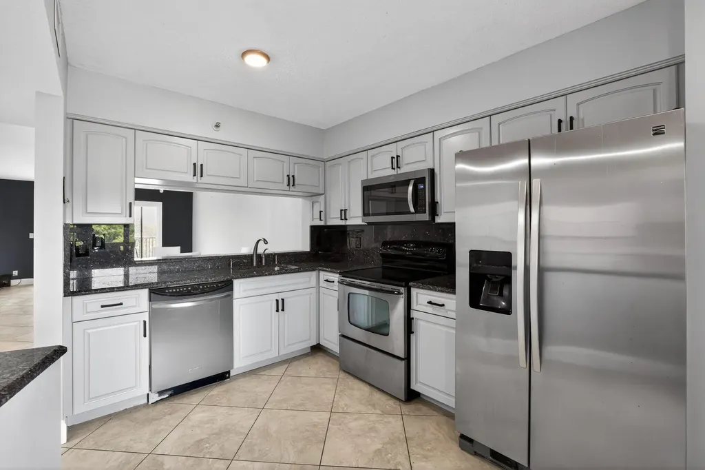 2206 S Cypress Bend Drive Pompano Beach FL 33069