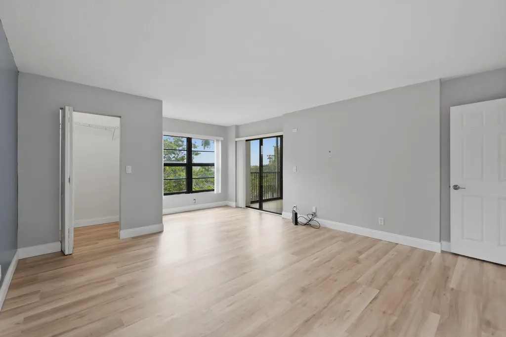 2206 S Cypress Bend Drive Pompano Beach FL 33069