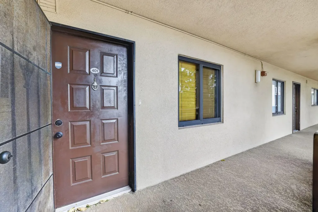 2206 S Cypress Bend Drive Pompano Beach FL 33069