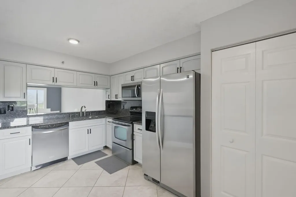 2206 S Cypress Bend Drive Pompano Beach FL 33069