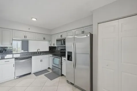 2206 S Cypress Bend Drive Pompano Beach FL 33069