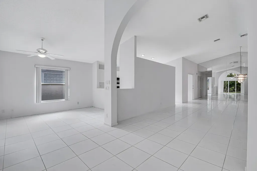 9758 Harbour Lake Circle Boynton Beach FL 33437
