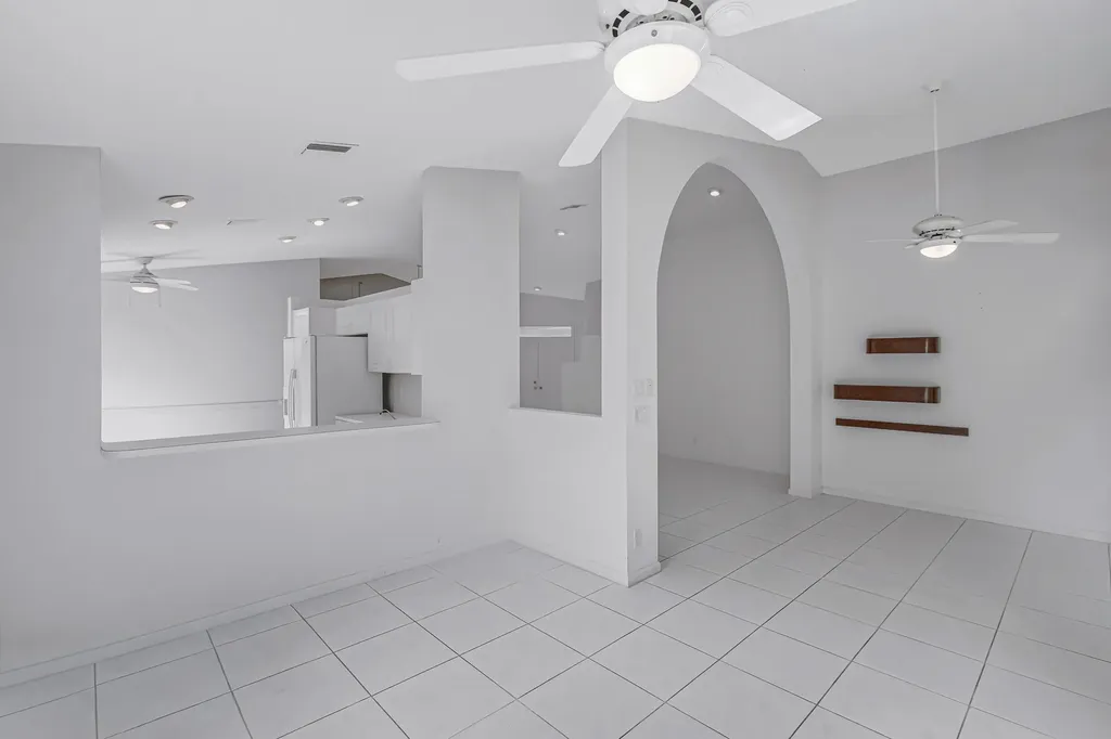 9758 Harbour Lake Circle Boynton Beach FL 33437