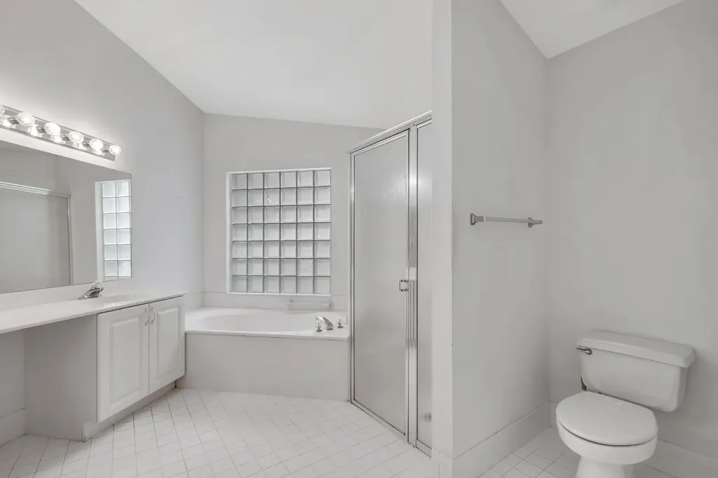 9758 Harbour Lake Circle Boynton Beach FL 33437