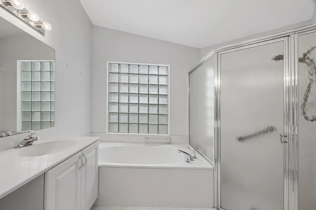 9758 Harbour Lake Circle Boynton Beach FL 33437