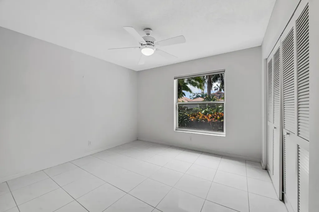 9758 Harbour Lake Circle Boynton Beach FL 33437