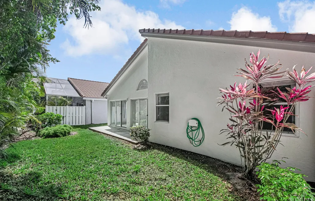 9758 Harbour Lake Circle Boynton Beach FL 33437