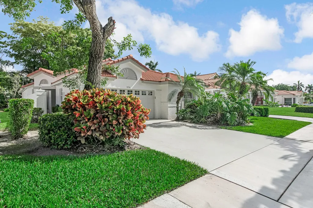9758 Harbour Lake Circle Boynton Beach FL 33437