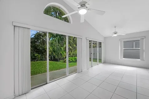 9758 Harbour Lake Circle Boynton Beach FL 33437
