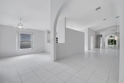 9758 Harbour Lake Circle Boynton Beach FL 33437