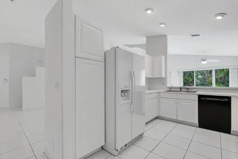 9758 Harbour Lake Circle Boynton Beach FL 33437