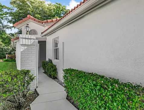 9758 Harbour Lake Circle Boynton Beach FL 33437