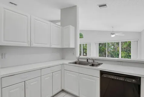 9758 Harbour Lake Circle Boynton Beach FL 33437