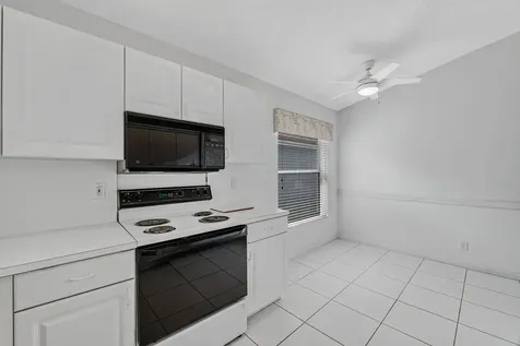 9758 Harbour Lake Circle Boynton Beach FL 33437