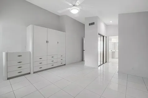 9758 Harbour Lake Circle Boynton Beach FL 33437
