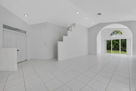 9758 Harbour Lake Circle Boynton Beach FL 33437