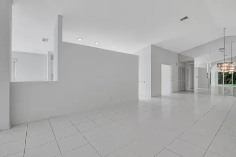 9758 Harbour Lake Circle Boynton Beach FL 33437