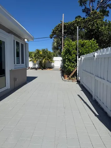204 S Seacrest Circle Delray Beach FL 33444