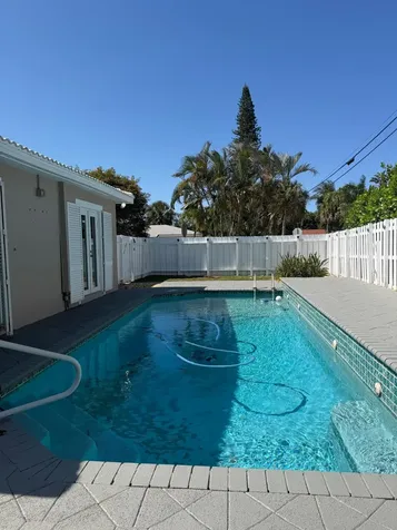 204 S Seacrest Circle Delray Beach FL 33444