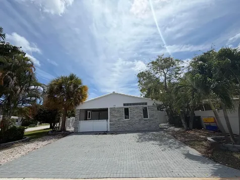 204 S Seacrest Circle Delray Beach FL 33444