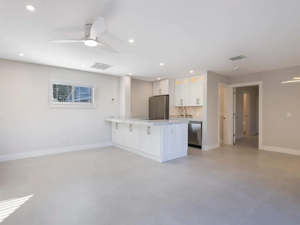 7 Crossings Circle Boynton Beach FL 33435