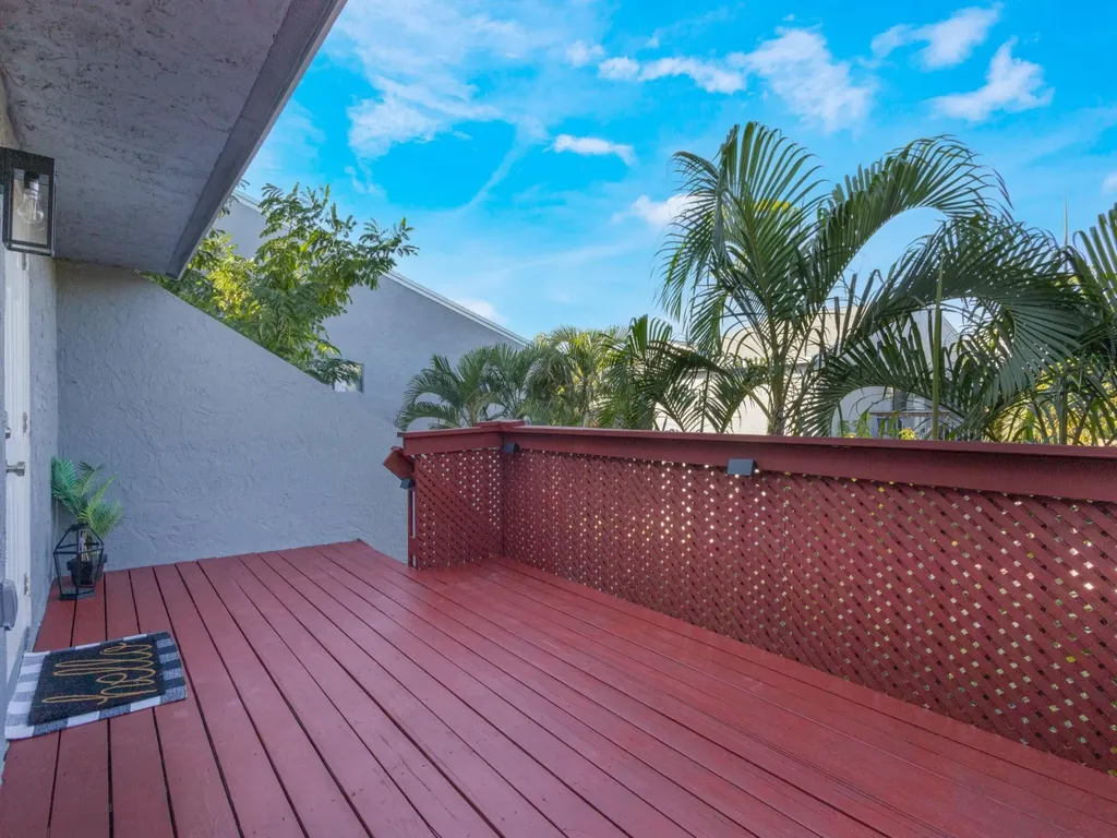 7 Crossings Circle Boynton Beach FL 33435