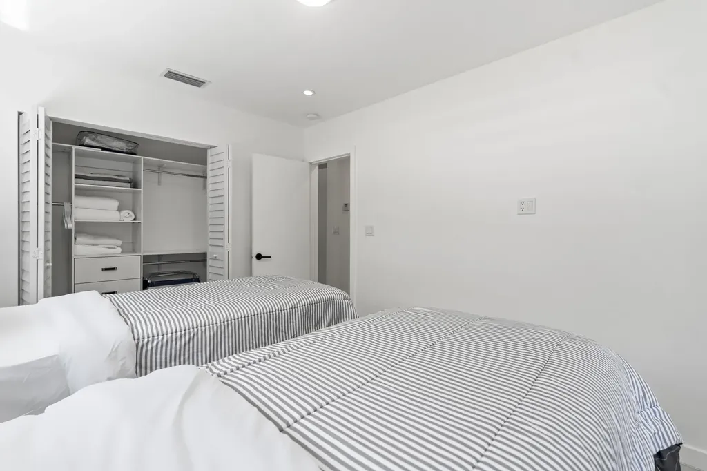235 NE 20th Street Boca Raton FL 33431