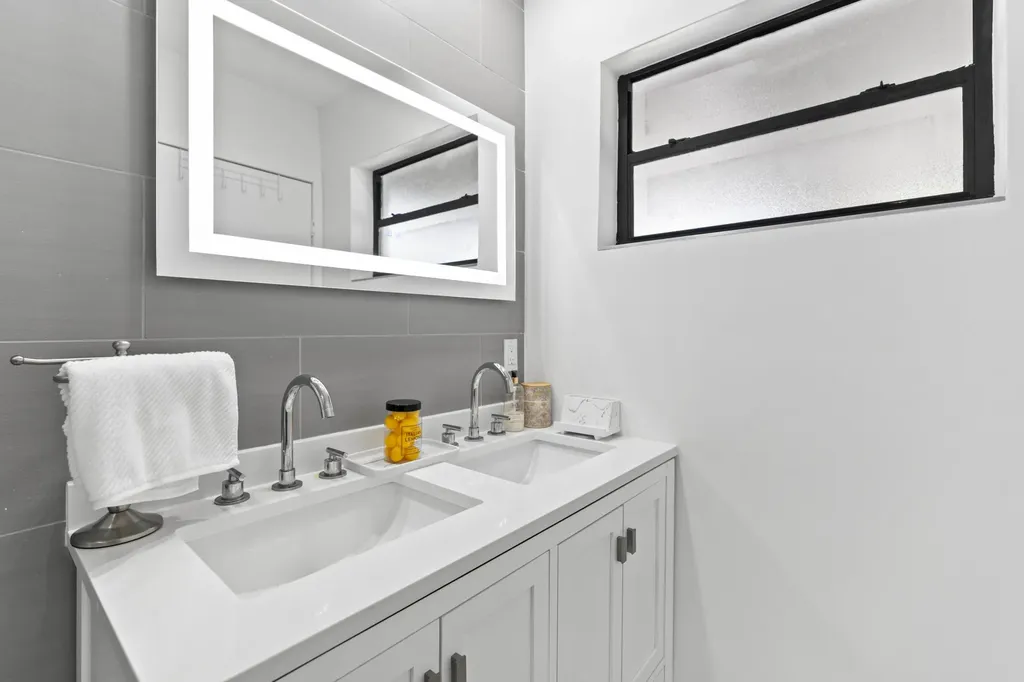 235 NE 20th Street Boca Raton FL 33431