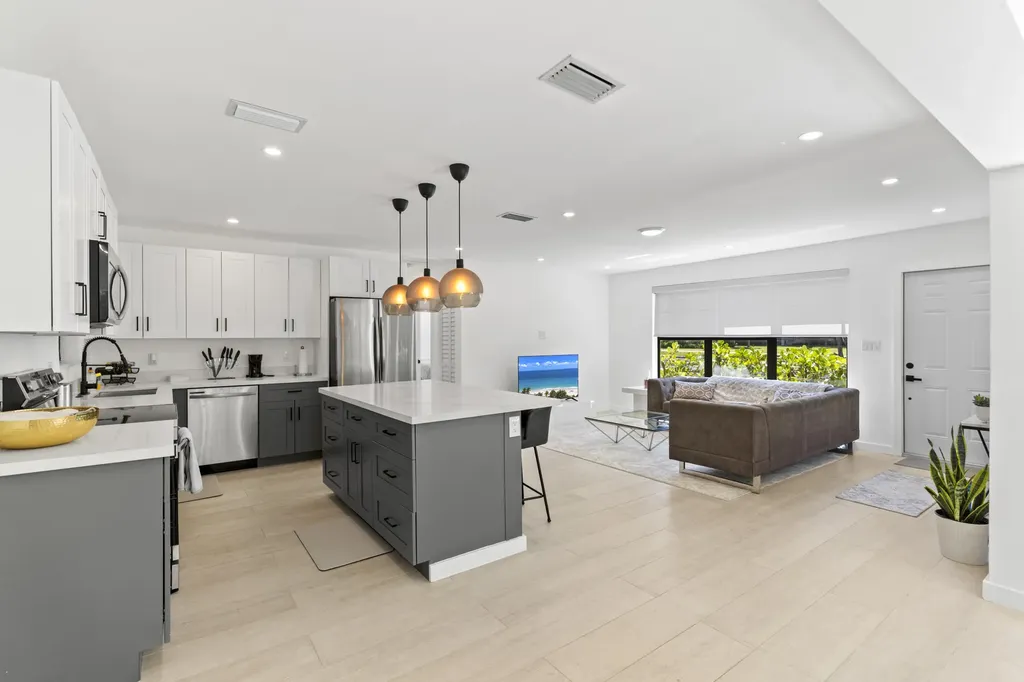 235 NE 20th Street Boca Raton FL 33431
