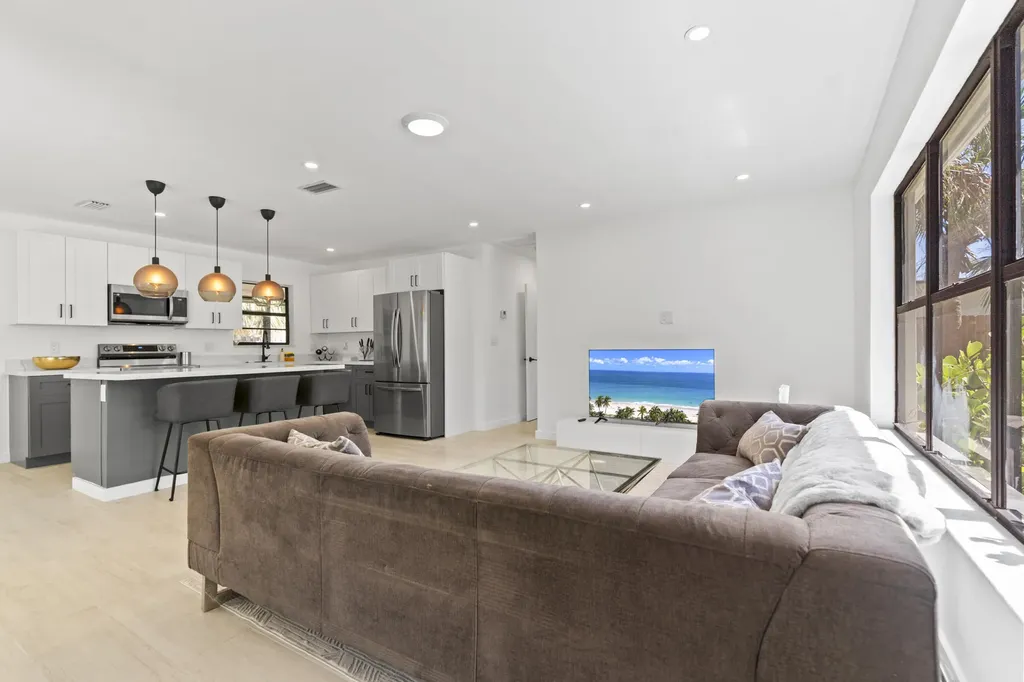 235 NE 20th Street Boca Raton FL 33431