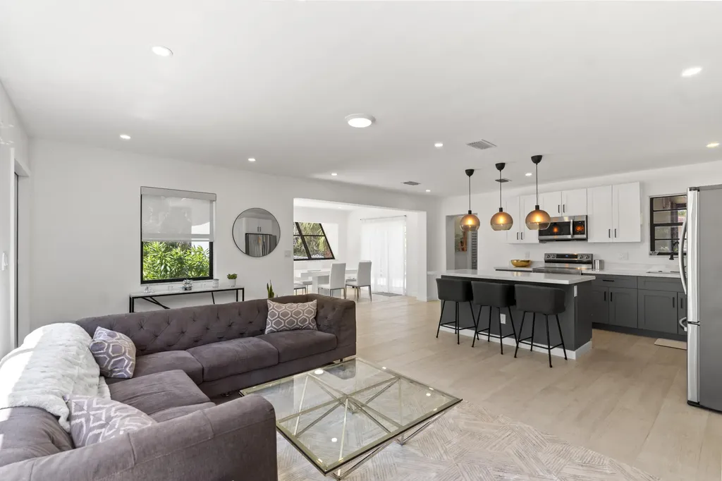 235 NE 20th Street Boca Raton FL 33431