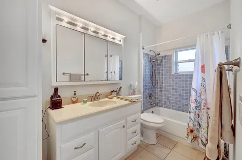 211 NW Zanzibar Place Port St Lucie FL 34986