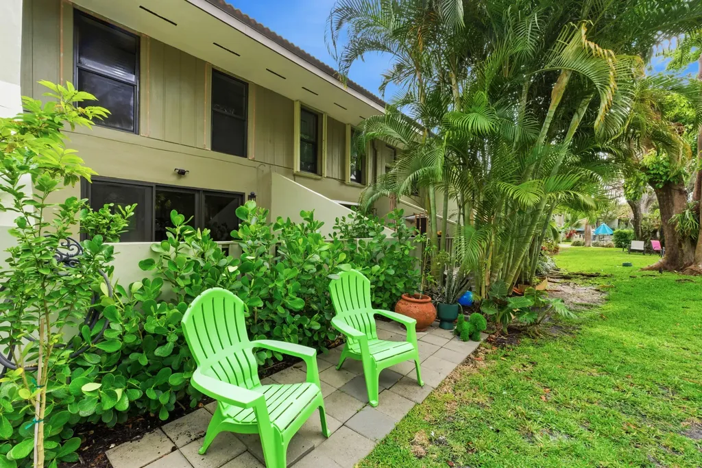 6043 Bayview Drive Fort Lauderdale FL 33308