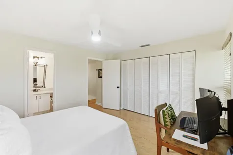 6043 Bayview Drive Fort Lauderdale FL 33308