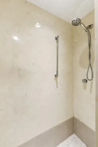 6043 Bayview Drive Fort Lauderdale FL 33308