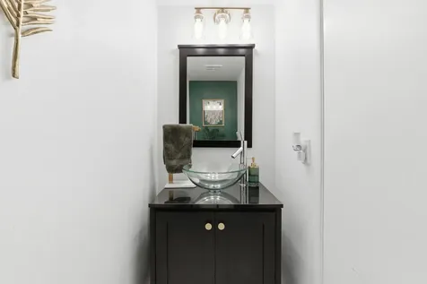 6043 Bayview Drive Fort Lauderdale FL 33308