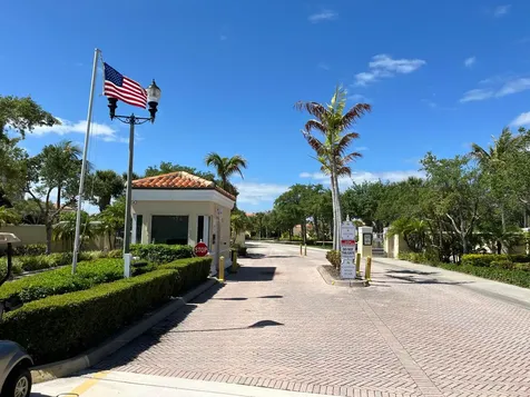 16 W Harbour Isle Drive Drive W Fort Pierce FL 34949
