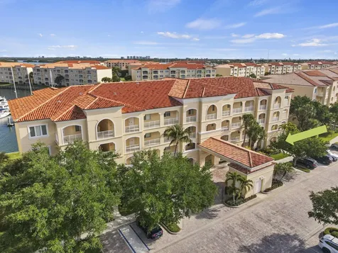 16 W Harbour Isle Drive Drive W Fort Pierce FL 34949